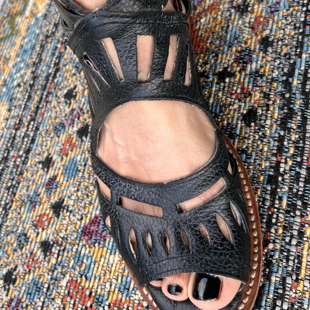 🍀Freebird Ponce Black Leather Strappy Sandals - Picture 9 of 9